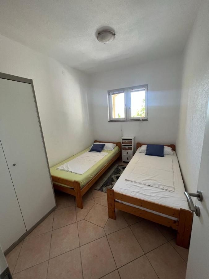 Casa Mare Rtina Garten Zwei Baeder Eg Exteriér fotografie