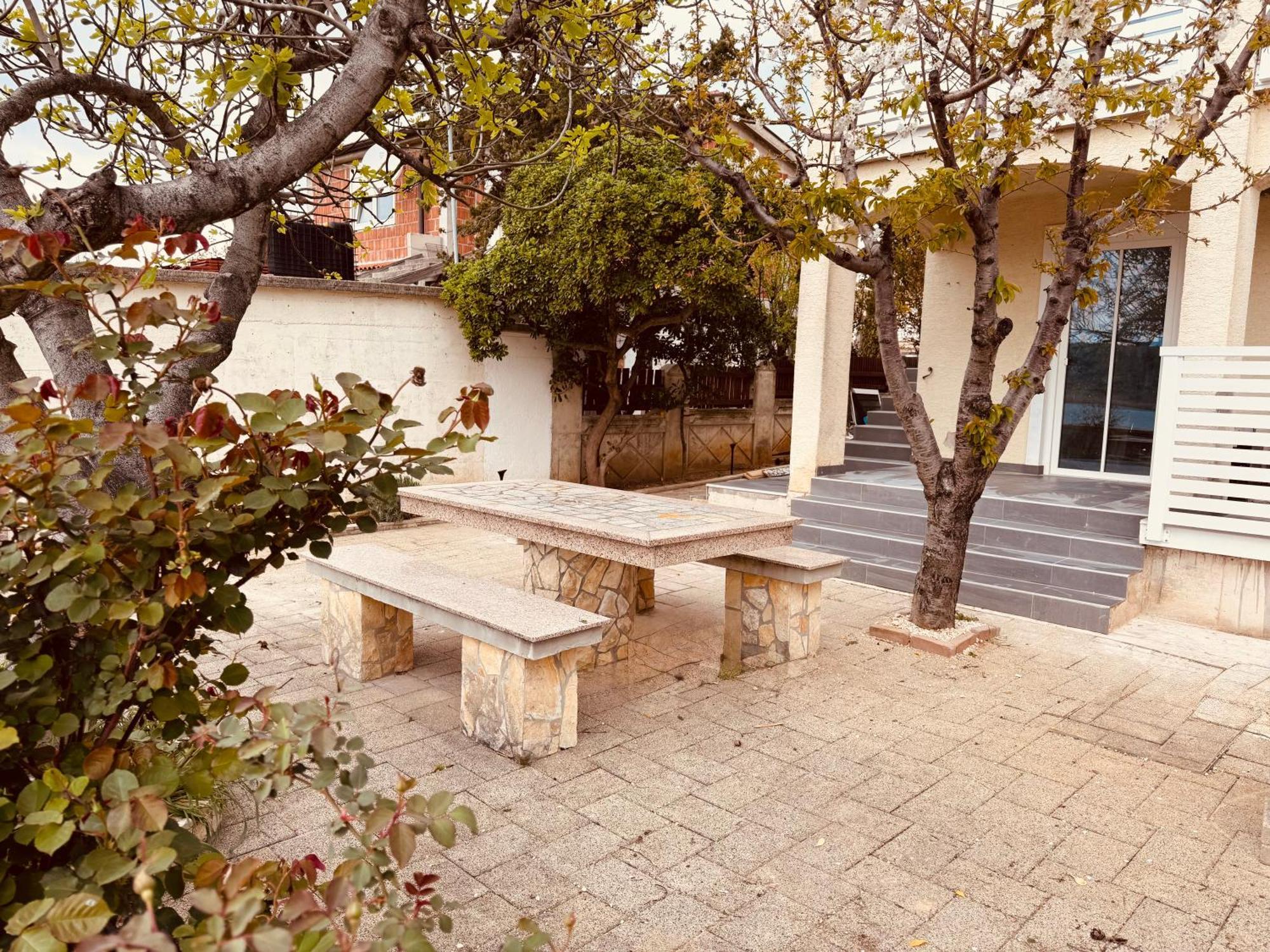 Casa Mare Rtina Garten Zwei Baeder Eg Exteriér fotografie